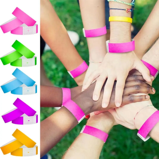 Braccialetti colorati di colore casuale da 100 pezzi per eventi Braccialetti di carta Braccialetti impermeabili per eventi personalizzati