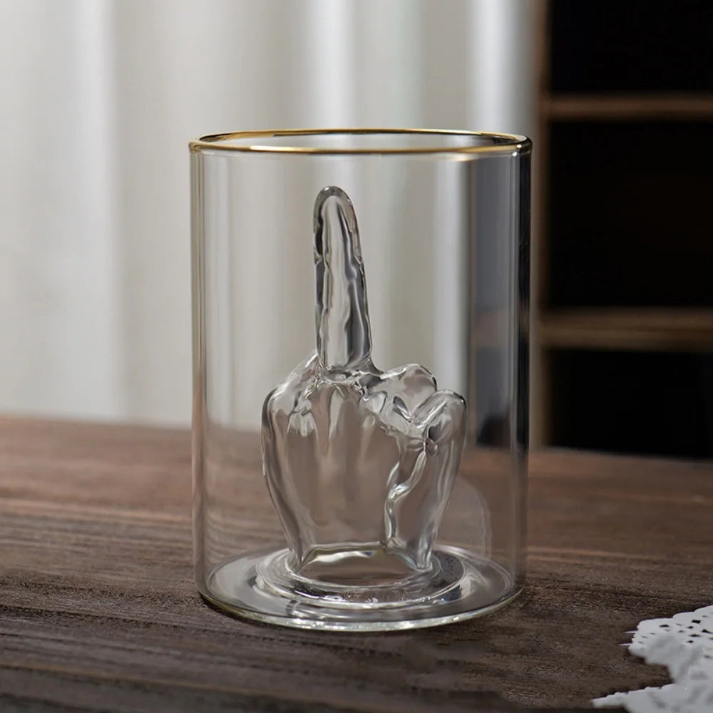 Tazza in vetro novità per bicchiere da whisky con dito medio con dito 3D all'interno della tazza divertente