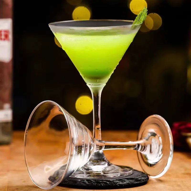 Bicchiere da cocktail Bicchiere triangolare Martini Bar in vetro alto creativo Miscelatori classici